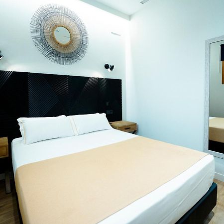Aparthotel Luz De Gades - Suites Spa Gym - Adults Only Cadice Esterno foto